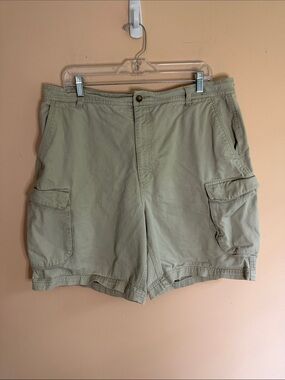 Men's Cargo Shorts in Light Olive with Utility Pockets